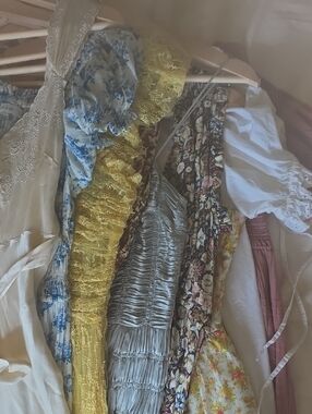 Doen Closet Sale!